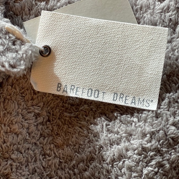 BAREFOOT DREAMS CozyChic Scarf In Grey - Picture 5 of 11